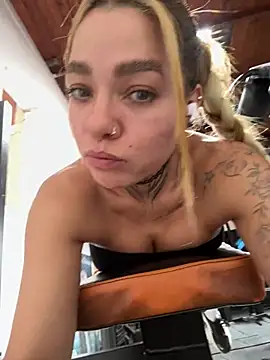 Snapshot of Violeta_queen1 chatting on 25, 6, 2026 Violeta queen1 online show from 25, 6, 2026