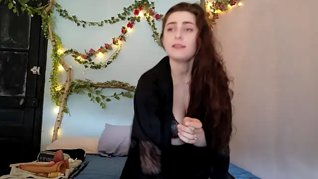 Snapshot of missclochette chatting on 4, 5, 2026 missclochette online show from 4, 5, 2026