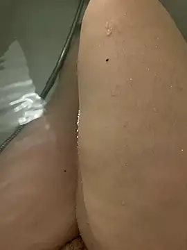 valee02 online show from 17, 4, 2026