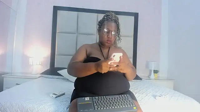 TreisyVixen online show from 7, 7, 2026