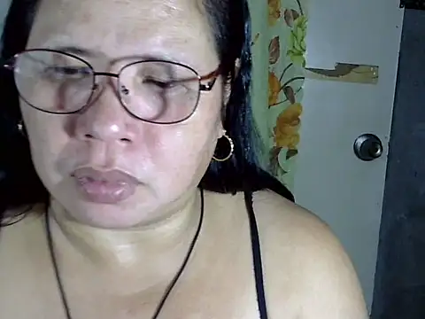 HottyCurlyPeanut online show from 23, 4, 2026