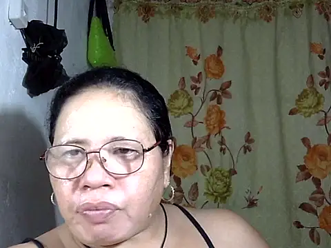 HottyCurlyPeanut online show from 21, 6, 2026