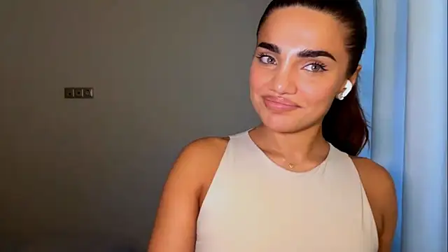 Snapshot of MelindaReny chatting on 21, 4, 2026 MelindaReny online show from 21, 4, 2026