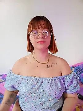 Snapshot of Curves_Nina chatting on 15, 7, 2026 Curves Nina online show from 15, 7, 2026