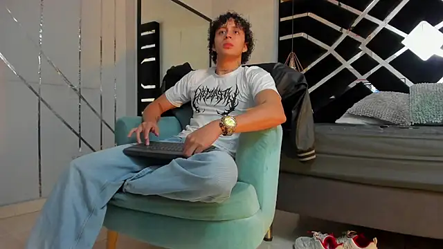 Snapshot of JayTaylorr chatting on 22, 6, 2026 JayTaylorr online show from 22, 6, 2026