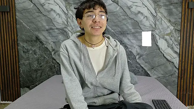 NoahWalker   online show from 11, 5, 2026