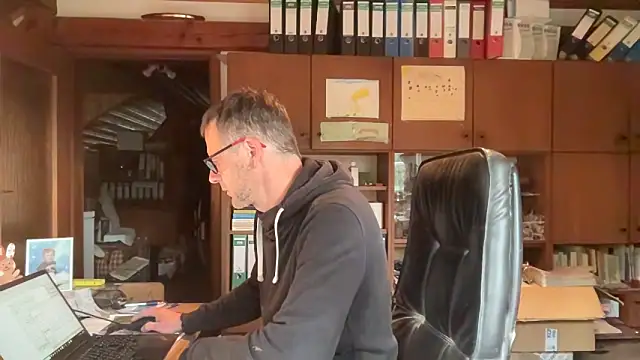 Snapshot of o_florian_o1 chatting on 11, 5, 2026 o florian o1 online show from 11, 5, 2026