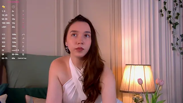 Snapshot of Suzaneey chatting on 24, 4, 2026 Suzaneey online show from 24, 4, 2026