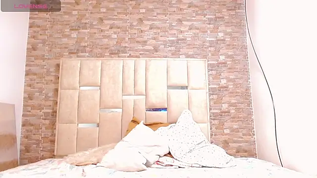 paola blond01 online show from 19, 4, 2026