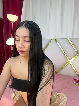 Lila-pinkky online show from 27, 4, 2026