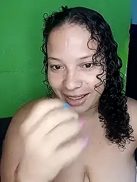 Snapshot of DivaCaliente1 chatting on 9, 5, 2026 DivaCaliente1 online show from 9, 5, 2026