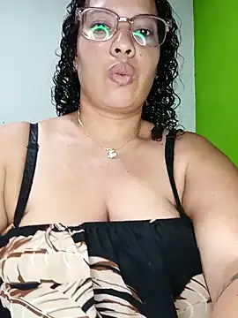 Snapshot of DivaCaliente1 chatting on 12, 5, 2026 DivaCaliente1 online show from 12, 5, 2026