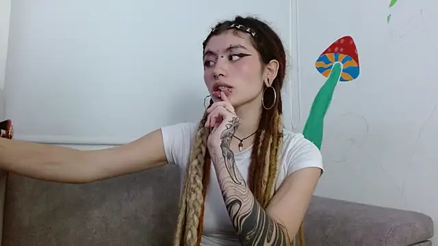 Snapshot of giulietta_monsalve chatting on 23, 7, 2026 giulietta monsalve online show from 23, 7, 2026