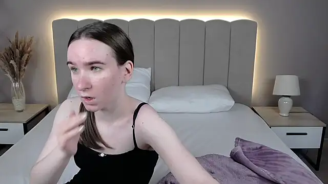 Snapshot of MarliinNova chatting on 2, 7, 2026 MarliinNova online show from 2, 7, 2026