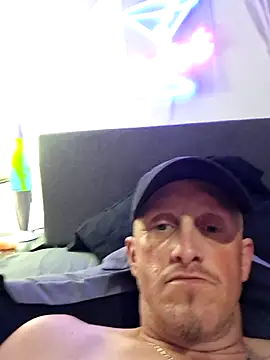 Snapshot of ballmike2413 chatting on 16, 7, 2026 ballmike2413 online show from 16, 7, 2026