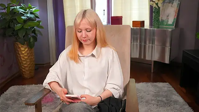 YulandaRasul online show from 18, 4, 2026