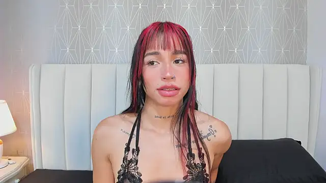 Snapshot of Tori_Gaviria chatting on 3, 5, 2026 Tori Gaviria online show from 3, 5, 2026