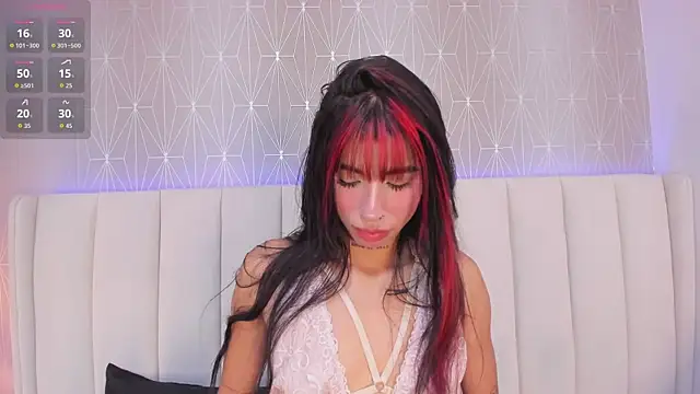 Snapshot of Tori_Gaviria chatting on 26, 5, 2026 Tori Gaviria online show from 26, 5, 2026