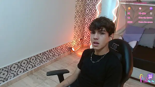 Snapshot of Damian_tay chatting on 24, 4, 2026 Damian tay online show from 24, 4, 2026