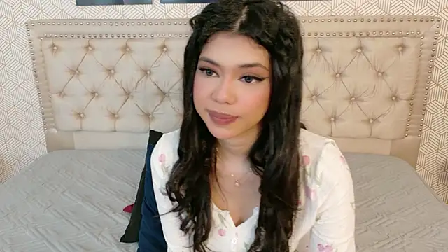 Nathy Pelaez online show from 28, 4, 2026
