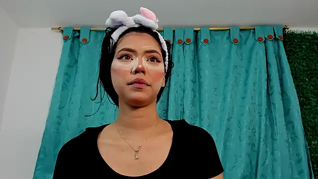 Nathy Pelaez online show from 21, 7, 2026