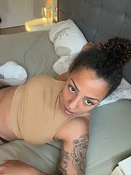 SweetPetiteNoir online show from 23, 5, 2026