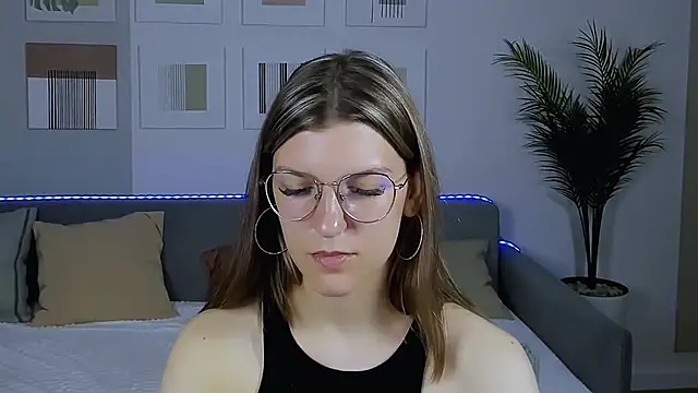 Snapshot of AnnaThorne chatting on 24, 5, 2026 AnnaThorne online show from 24, 5, 2026