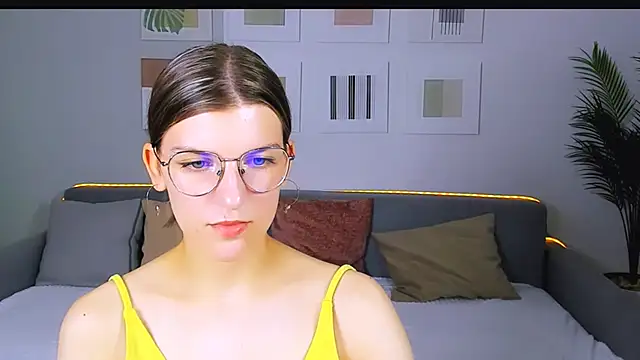 Snapshot of AnnaThorne chatting on 1, 6, 2026 AnnaThorne online show from 1, 6, 2026