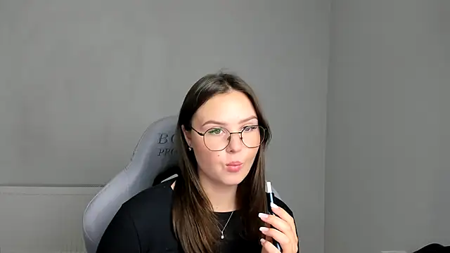 Regina cute  online show from 4, 7, 2026