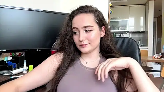 Snapshot of Emilly_Cart chatting on 12, 6, 2026 Emilly Cart online show from 12, 6, 2026