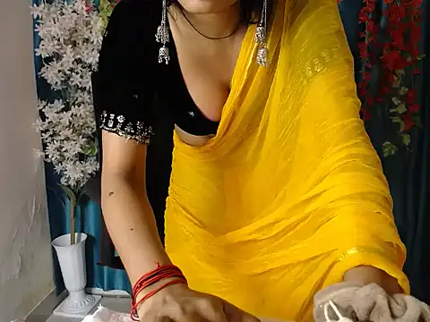 Naughtyy Ranii01 online show from 13, 7, 2026