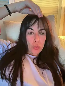 Snapshot of dulceflor25 chatting on 30, 4, 2026 dulceflor25 online show from 30, 4, 2026