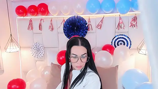 Snapshot of DannaPerea chatting on 5, 7, 2026 DannaPerea online show from 5, 7, 2026