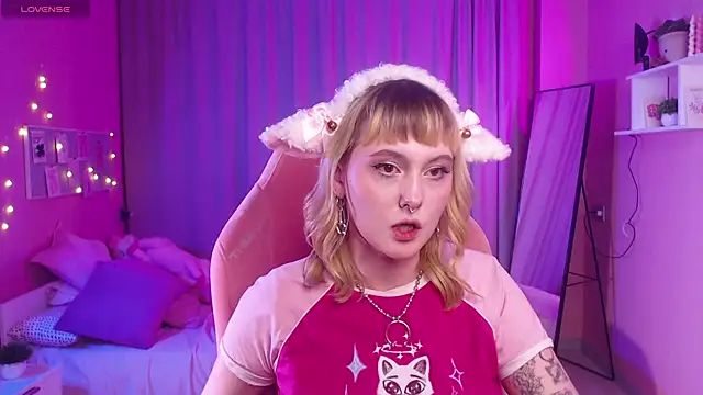 Emma Thomps online show from 27, 4, 2026