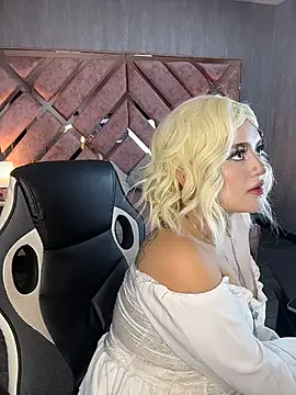 Snapshot of lya_nekko_ chatting on 25, 7, 2026 lya nekko online show from 25, 7, 2026