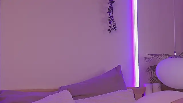 Emi Sterling online show from 29, 5, 2026