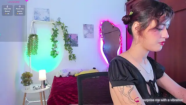Snapshot of vexa_Rosie chatting on 6, 5, 2026 vexa Rosie online show from 6, 5, 2026