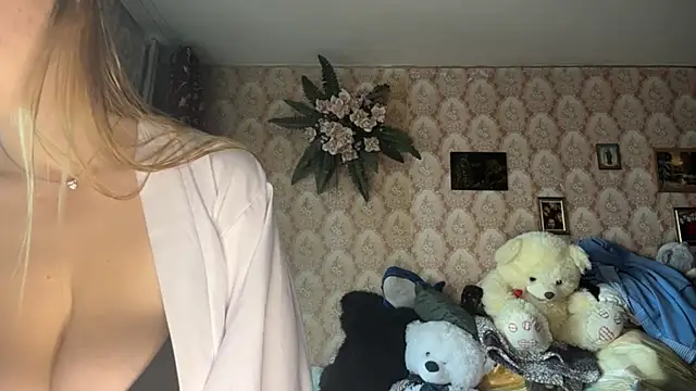 Snapshot of MandyVandy chatting on 8, 5, 2026 MandyVandy online show from 8, 5, 2026