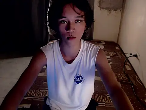 Snapshot of urnaughty_paul chatting on 20, 5, 2026 urnaughty paul online show from 20, 5, 2026