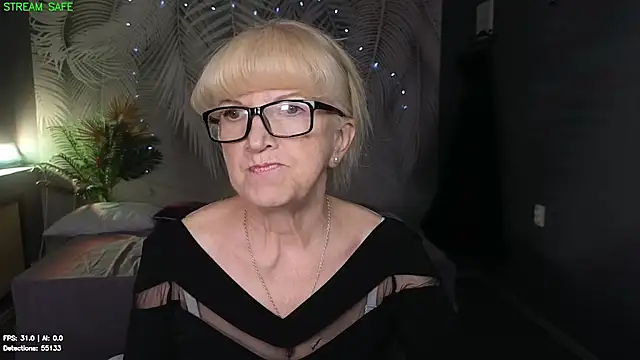 Snapshot of Dr_Mireille chatting on 19, 6, 2026 Dr Mireille online show from 19, 6, 2026