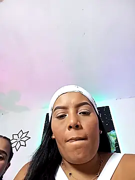 Snapshot of Dark_Honey_Duo chatting on 28, 4, 2026 Dark Honey Duo online show from 28, 4, 2026