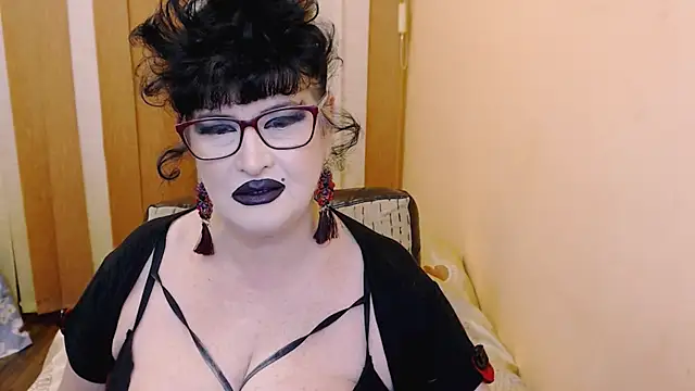 QuuenOfSin online show from 5, 2, 2025