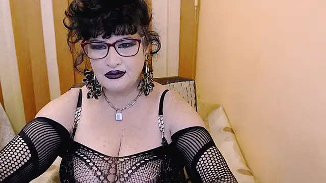 QuuenOfSin online show from 9, 2, 2025