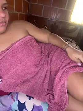Snapshot of Candelita-hott chatting on 4, 5, 2026 Candelita-hott online show from 4, 5, 2026