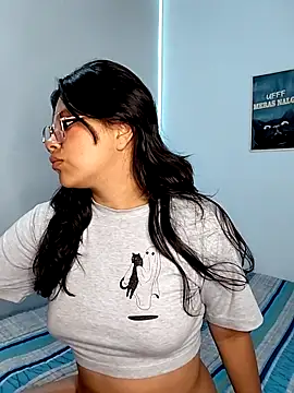 Snapshot of _Juno chatting on 5, 5, 2026 Juno online show from 5, 5, 2026