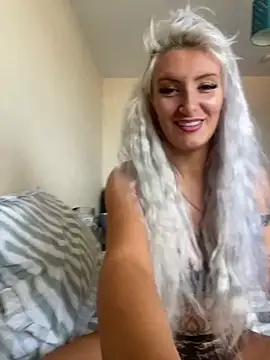 Livistreetxx online show from 10, 5, 2026