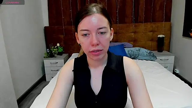 Snapshot of Sandra_Ross chatting on 4, 6, 2026 Sandra Ross online show from 4, 6, 2026