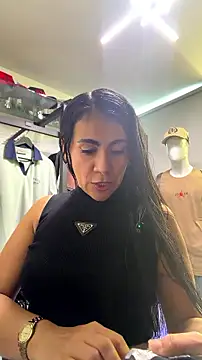 Snapshot of Laia_Hills chatting on 8, 8, 2026 Laia Hills online show from 8, 8, 2026