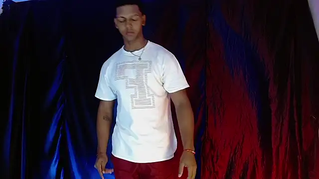 Snapshot of zoriel_bigcock chatting on 30, 5, 2026 zoriel bigcock online show from 30, 5, 2026