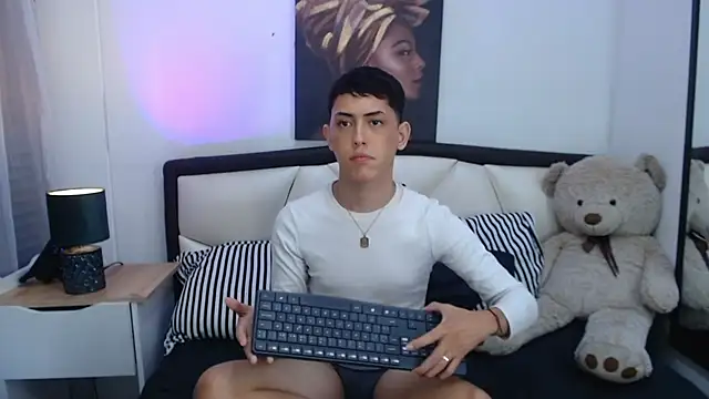 Iam Cami  online show from 21, 4, 2026